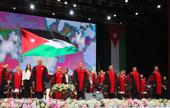 بالصور … الأميرة عالية بنت الحسين ترعى احتفال عمان الأهلية بتخريج طلبة الفصل الصيفي (الفوج 33)