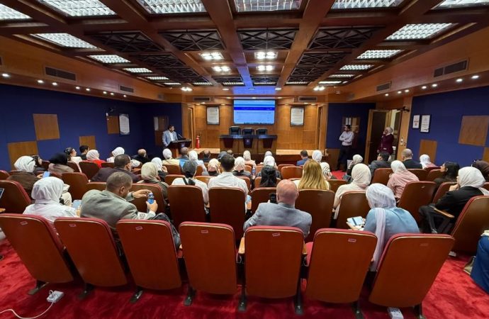 مركز الحوراني للتعلّم الإلكتروني وعمادة البحث العلمي في عمّان الأهلية ينظّمان دورات تدريبية لأعضاء الهيئة التدريسية الجدد